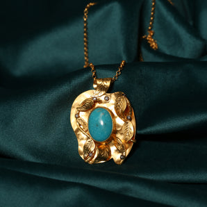 Leaf Patterned Turquoise Stone Necklace