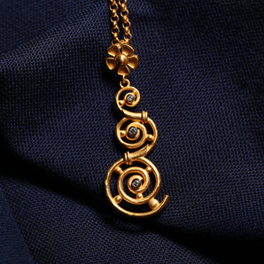 Spiral Pattern Necklace