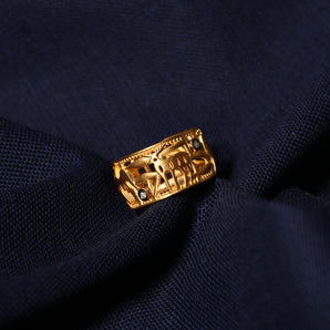Deer motif diamond decorated ring