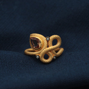 Snake Motif Mysterious Gem Ring