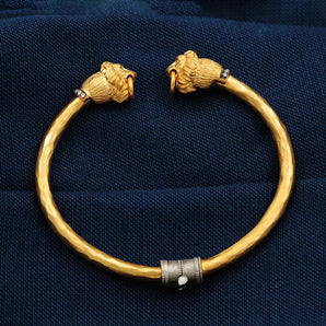 Lion Head Door Knocker Motif Bracelet