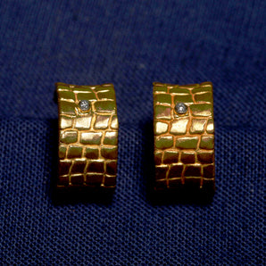 Ancient Egypt Themed Wall Motif Earring